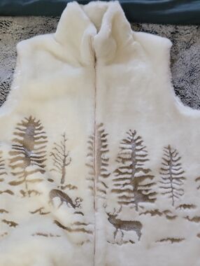 VTG Northern Lifestyles Faux Fur Winter Vest Large White Brown Deer Trees Lg